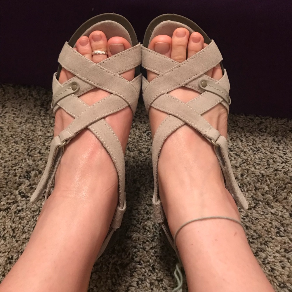 MERREL Tan Velcro Sandal shoes.